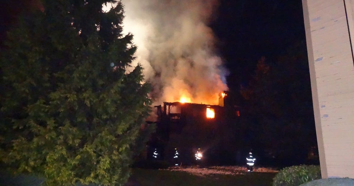 Two people hurt in Kent apartment fire | FOX 13 Seattle