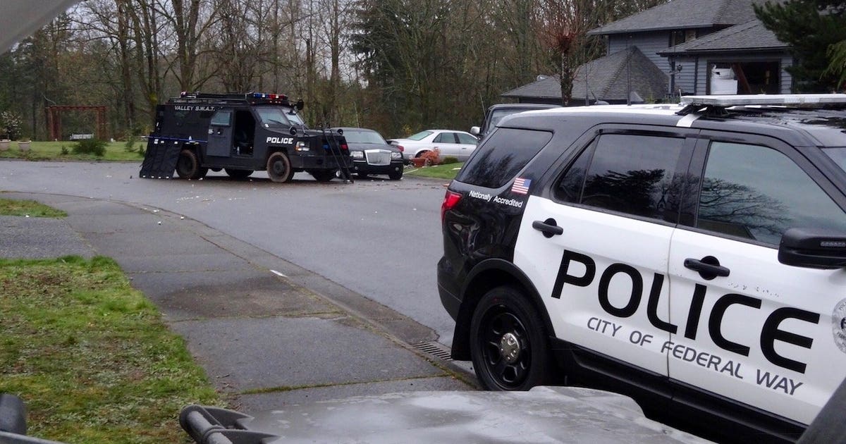 Hit-and-run suspect dead after 11-hour standoff in Federal Way | FOX 13 ...