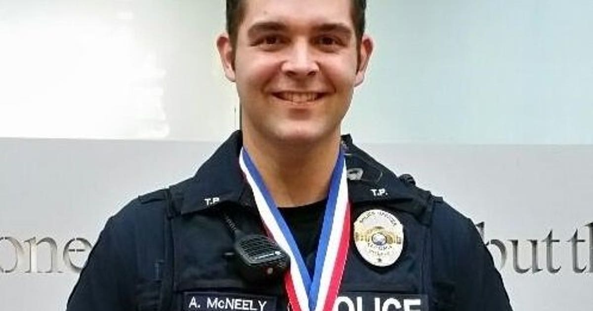 Tacoma cop awarded police department's Medal of Valor for actions at ...