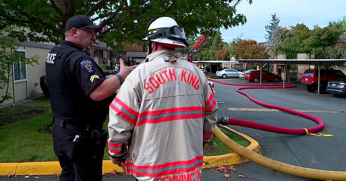 Federal Way apartment complex fire displaces about 20 people | FOX 13 ...