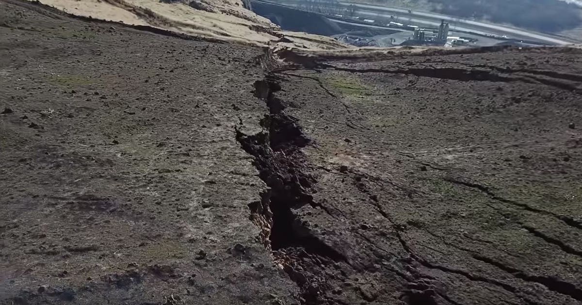 Cracked Ridge Shell New drone video shows crack at Rattlesnake Ridge continues to grow ...