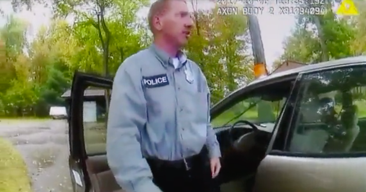 Sex offender found dressed as police officer during traffic stop | FOX ...