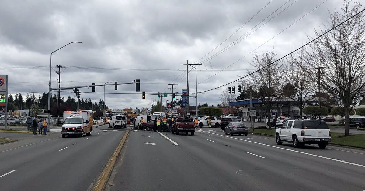 Three hurt in six-car crash on Kitsap County highway | FOX 13 Seattle