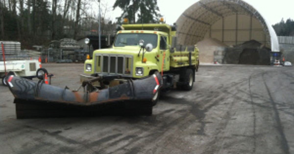 Road crews prepare as winter storm surges | FOX 13 Seattle