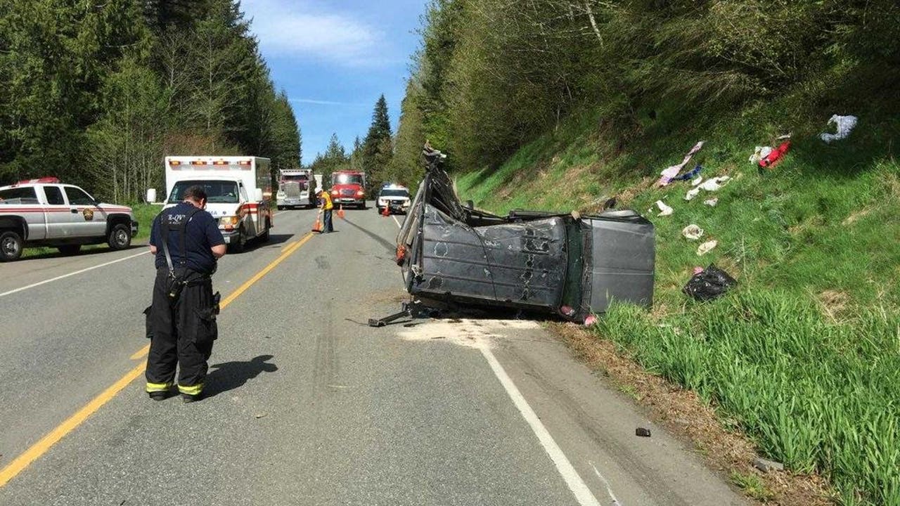 3 injured, 2 seriously, in crash on U.S. 101 at Leland Cut-Off Road