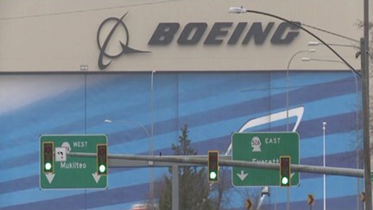 Boeing To Issue Layoff Notices To Hundreds Of Employees | FOX 13 Seattle