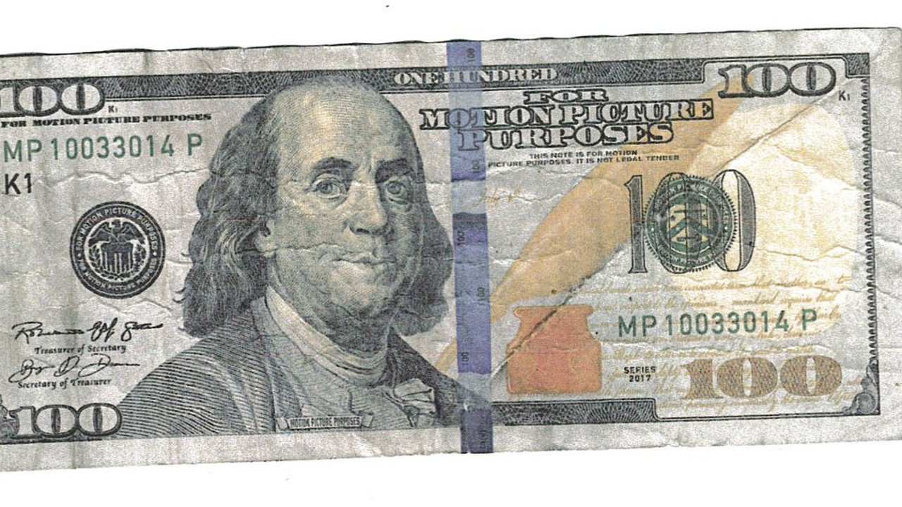 Can You Spot What Makes This 100 Bill Fake Can You Spot What Makes This 100 Bill Fake