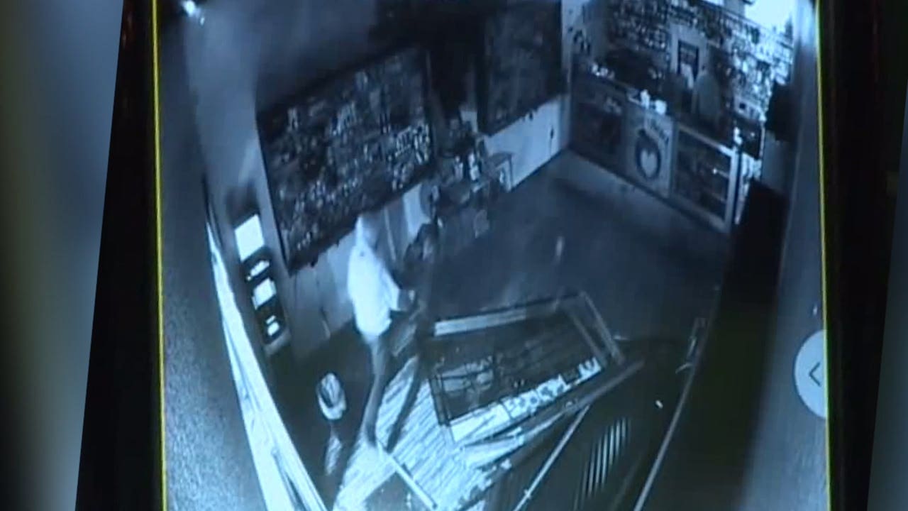 Surveillance video shows smash and grab at Bothell marijuana shop
