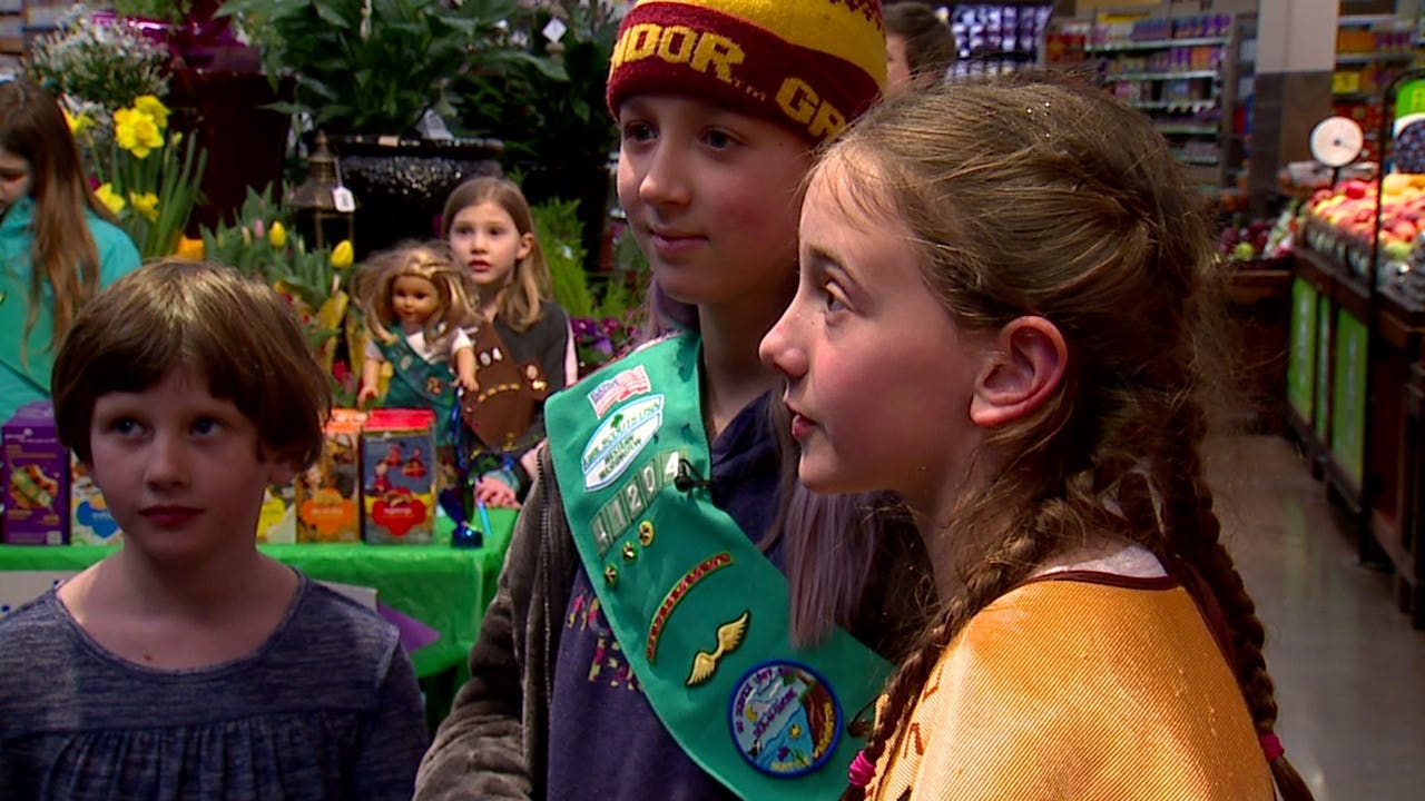 Seattle Girl Scouts Back Selling Cookies After Robbery