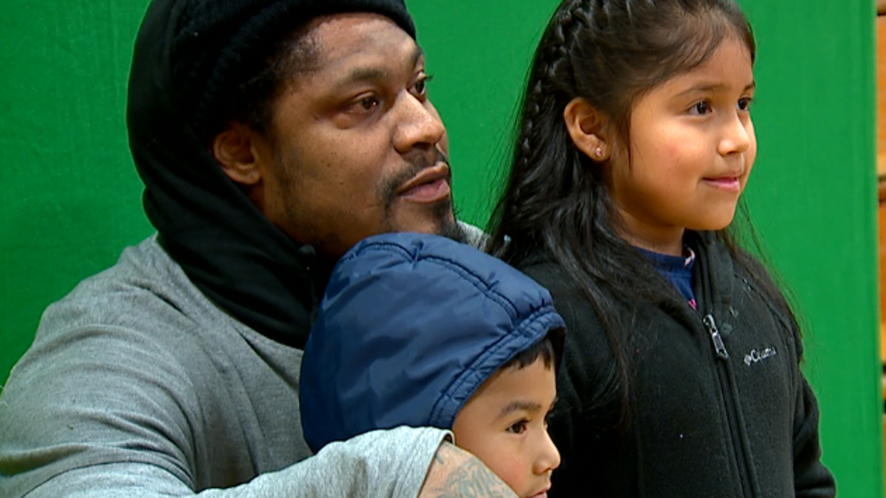 Marshawn Lynch among current and former Seahawks at Youth Winterfest in