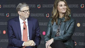 Bill, Melinda Gates give $1 million to Washington's carbon measure