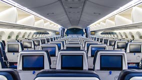 Sisters traveling to see dying father kicked off plane