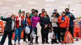Seahawks rookie L.J. Collier goes shopping with children for the holidays