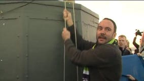WATCH: Dave Matthews raises 12 flag high above the Space Needle