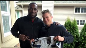 A fan's encounter with Kam Chancellor: A good deed, a special gift and a message for everyone