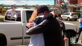 COVID-19 survivor leaves Tacoma hospital to cheers, applause