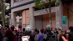 Protesters march to East Precinct after Seattle police reopen streets