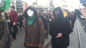 Washington lawmaker introduces bill to ban wearing masks in public