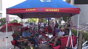 Heat, virus no deterrent for Trump fans camped outside Tulsa arena