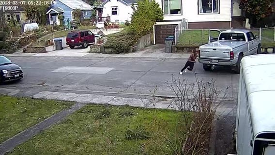 Man tries to steal truck with 2-year-old child inside; mom fights him off