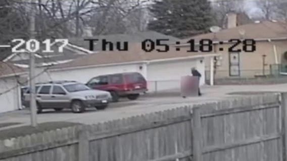 Video shows Indiana man kidnapping child in broad daylight: FBI