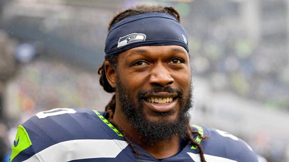 Seahawks DE Jadaveon Clowney shares childhood challenges to support local kids