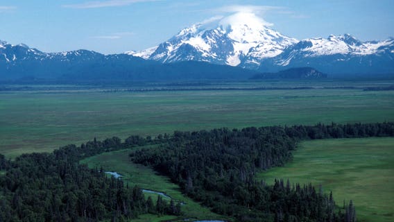 Oil, gas drilling in pristine Alaska refuge moves forward