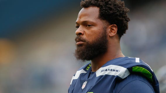 Seahawks teammates throw support behind Michael Bennett