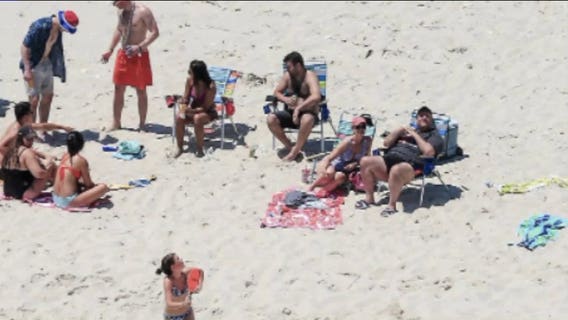 New Jersey Gov. Christie defends use of beach closed to public