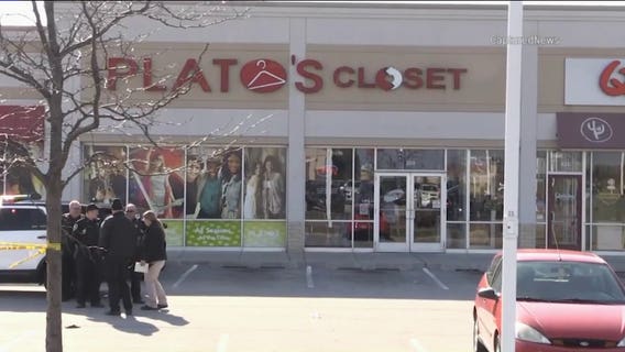 Toddler shoots pregnant mother outside Indiana thrift store