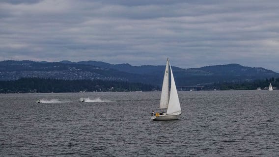 Seattle teen hospitalized after nearly drowning in Lake Washington
