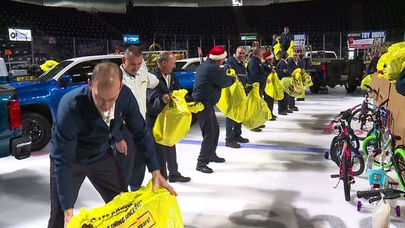 Toy drive brings happiness to children and volunteers alike