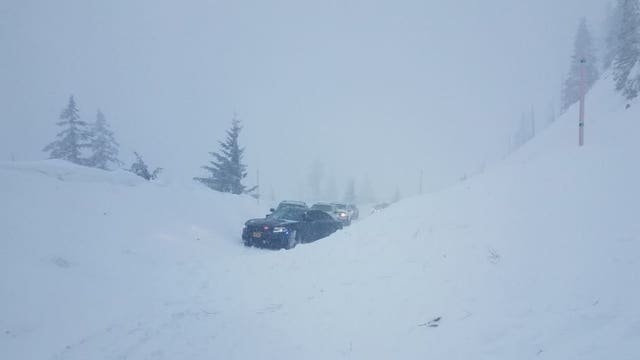 Avalanche closes US 20 near Santiam Pass