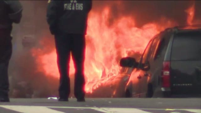 VIDEO: Anti-Trump protesters torch limo blocks from inaugural parade