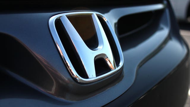 Honda recalls minivan over sliding door problem