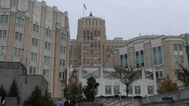 Harborview Medical Center visitors required to show proof of vaccination or negative test