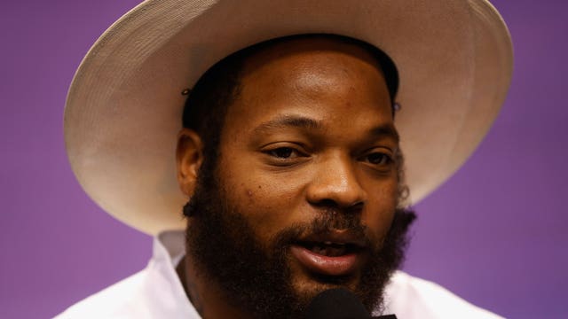 Michael Bennett reaches 3-year contract extension with Seahawks