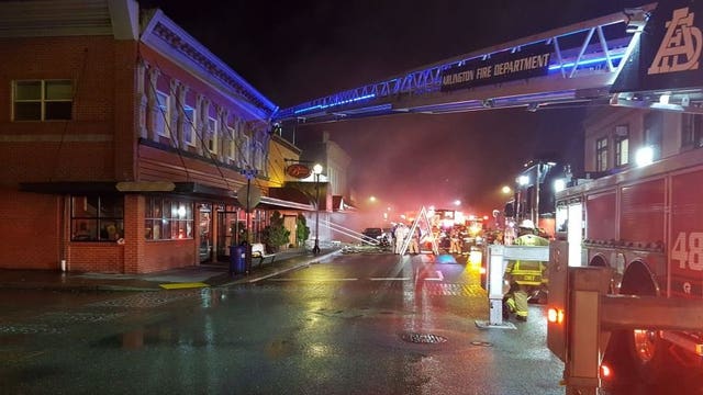 Fire triggers explosion at Arlington shopping center