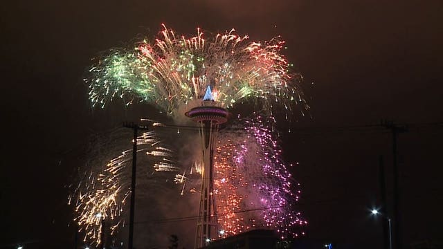 WATCH: Full New Year's fireworks show at the Space Needle
