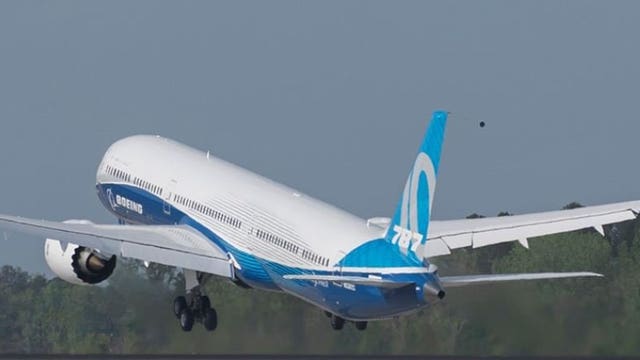 Boeing pilots flying 787-10 Dreamliner to Seattle for testing