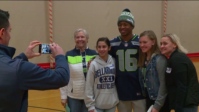 Tyler Lockett surprises Auburn Riverside freshman with trip to 49ers game