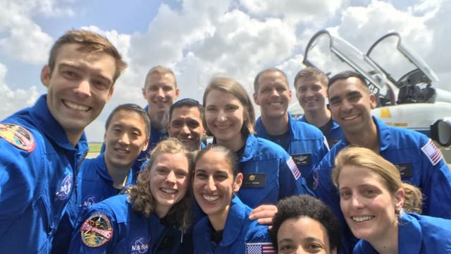 NASA picks 12 new astronauts, one is from Washington