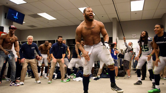 No, Michael Bennett did not burn an American flag in Seahawks locker room