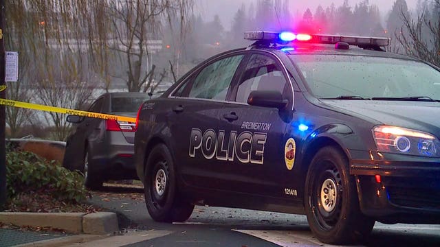 2 Bremerton police officers recovering after wanted man opens fire following traffic stop