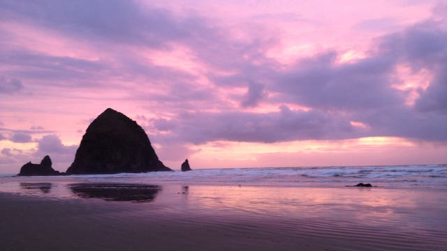 Tourist towns on the Oregon coast balance fear, survival in make-or-break summer