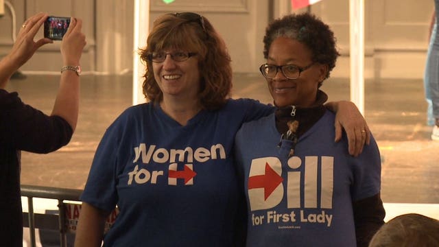 Chelsea Clinton makes campaign stop in Seattle