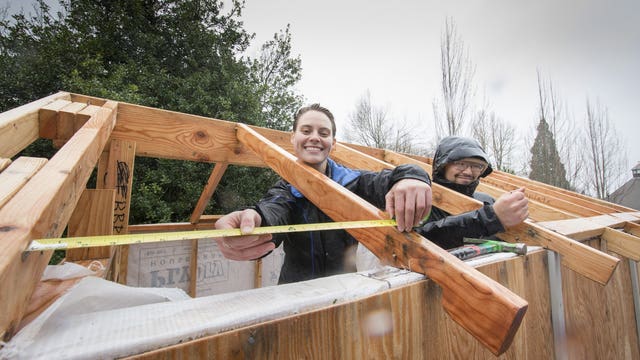 University of Puget Sound students building tiny home