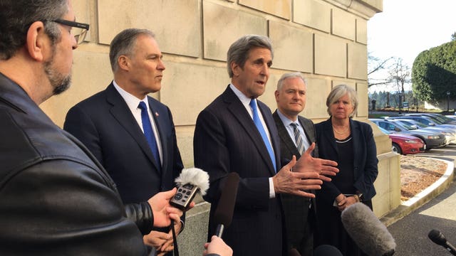 In Olympia, ex-Secretary of State John Kerry says individual states can lead on climate change