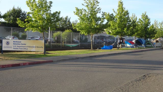 Tacoma police arrest 10 protesters outside Northwest Detention Center