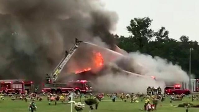 Memphis funeral home goes up in flames one hour before scheduled service